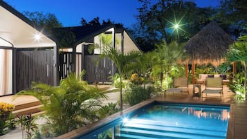 Bungalow, 2 chambres, terrasse, vue jardin | Piscine | Piscine extérieure