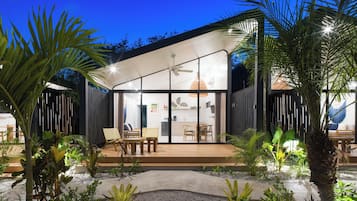 Bangalô, 2 quartos, terraço, vista para o jardim | Terraço/pátio