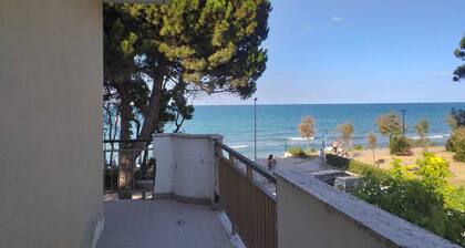 Room in B&B - Bright Quadruple Room a Stone Throw From the sea