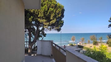 Room, 1 Bedroom, Accessible, Smoking | Balcony