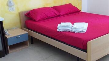 Room, 1 Bedroom, Accessible, Smoking | 1 bedroom