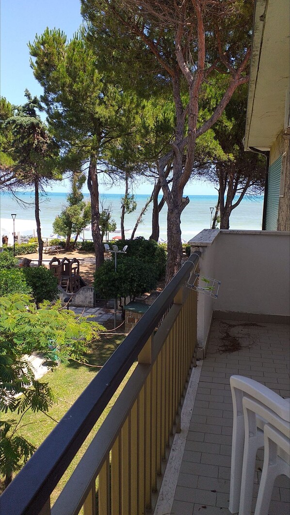 Room, 1 Bedroom, Accessible, Smoking | View from property