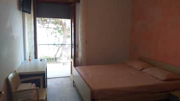 Room, 1 Bedroom, Accessible, Smoking | 1 bedroom