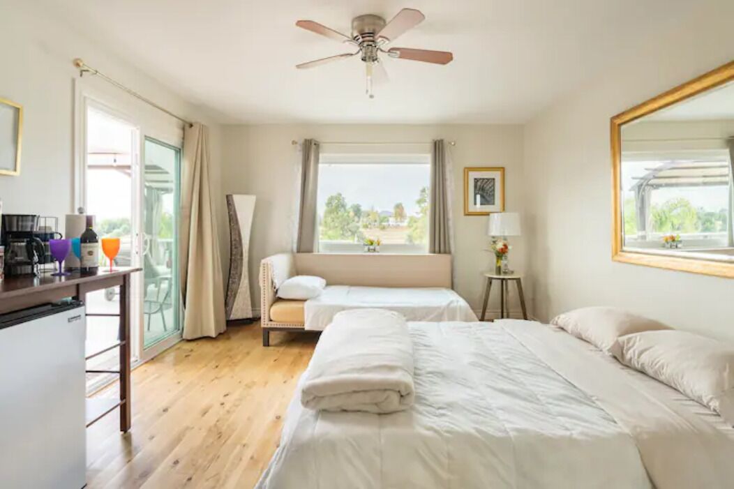 2 bedrooms, iron/ironing board, free WiFi, bed sheets