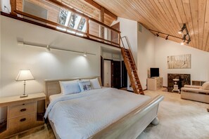 5 slaapkamers, een bureau, een strijkplank/strijkijzer, gratis wifi