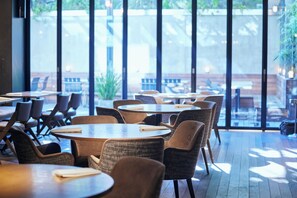 Café da manhã, almoço e jantar