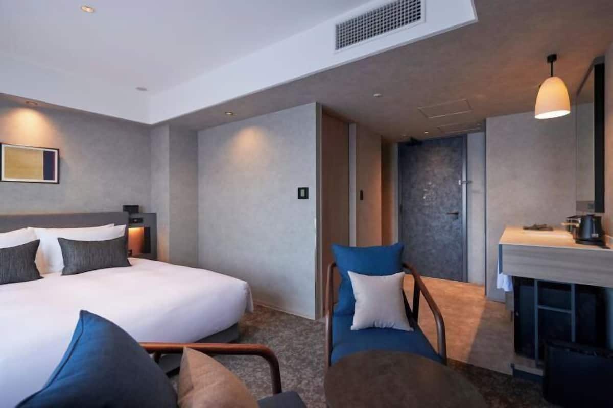 1 Schlafzimmer, Daunenbettdecken, Zimmersafe, Verdunkelungsvorhänge