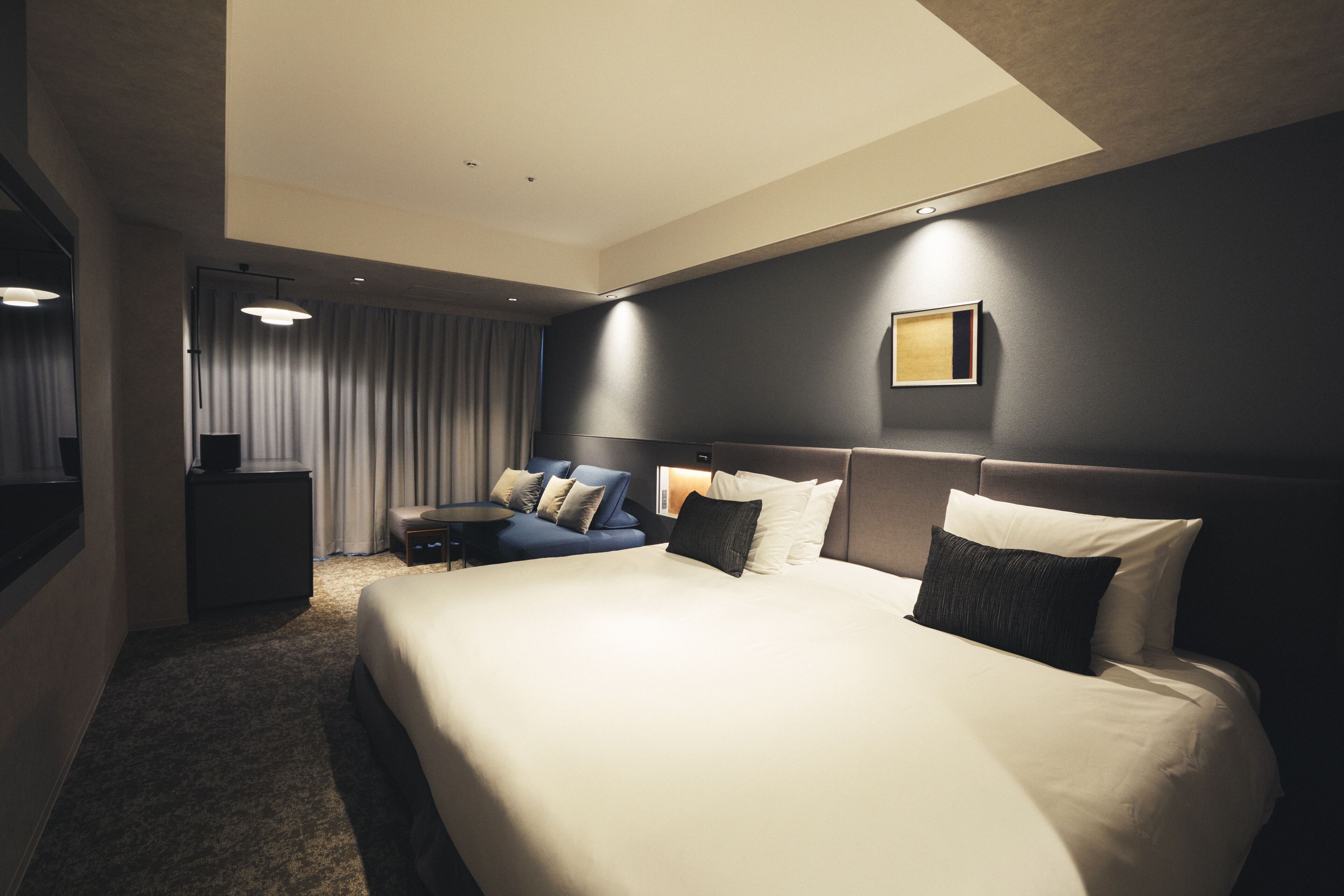 1 bedroom, down duvets, in-room safe, blackout curtains