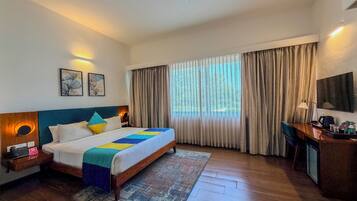 Premium bedding, minibar, in-room safe, desk