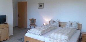 1 Schlafzimmer, Reisekinderbett, WLAN, Bettwäsche