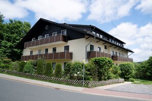 Esterni