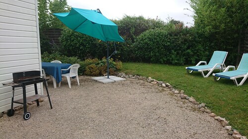 In the city as in the country! 2.7kms from the Valentre bridge