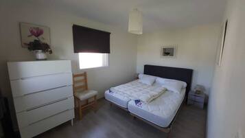 2 chambres, fer et planche Ă repasser, Wi-Fi gratuit, draps fournis