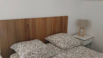 2 Schlafzimmer, Reisekinderbett, kostenloses WLAN, Bettwäsche