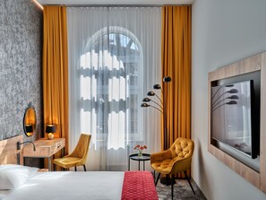 Standard Double Room | Hypo-allergenic bedding, in-room safe, desk, laptop workspace