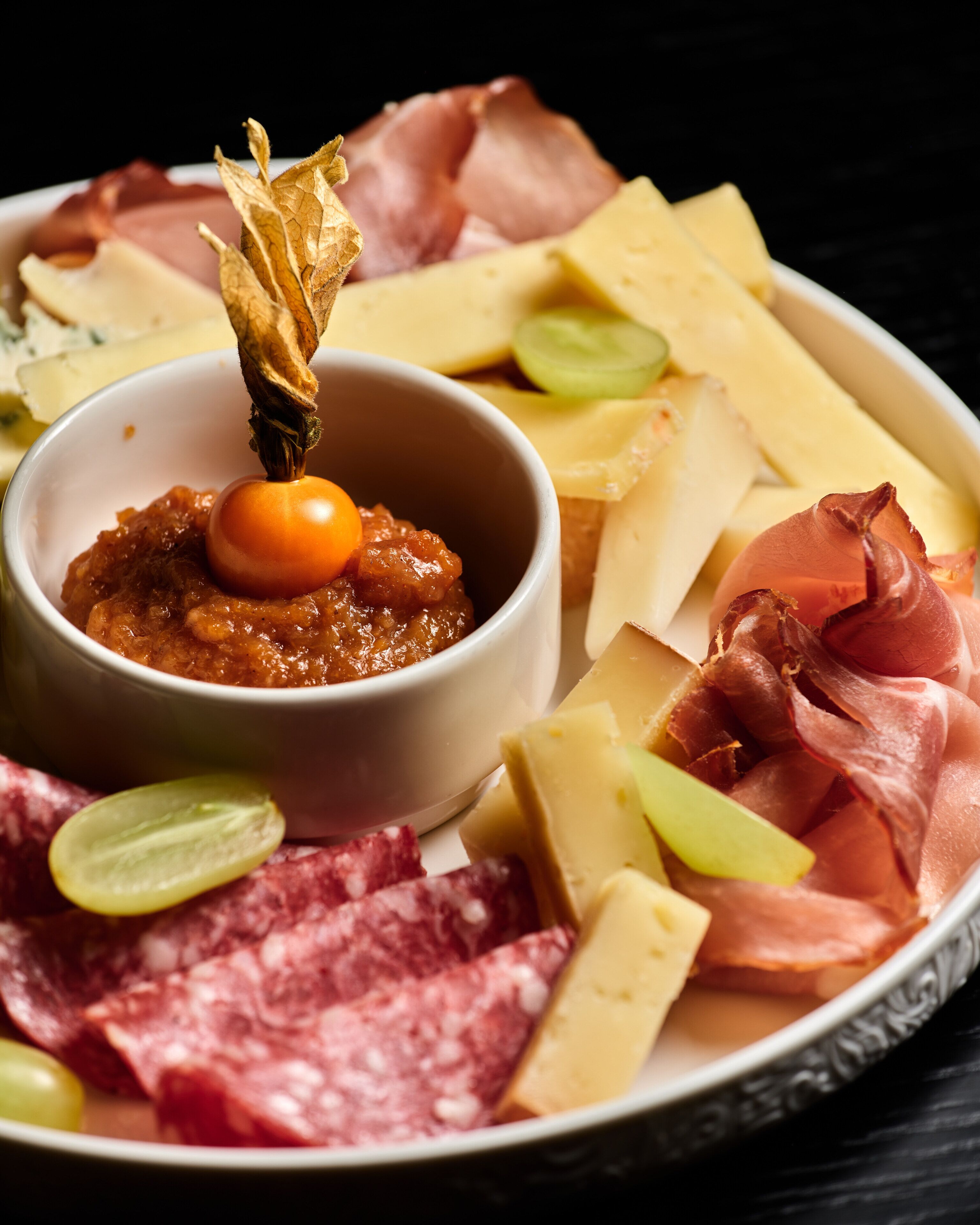 每日供应自助式早餐（每人 PLN 75）