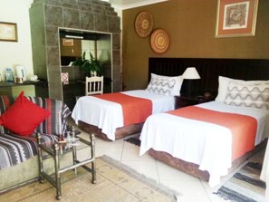 Family Room | In-room safe, individually furnished, desk, free WiFi