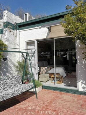 Exterior - SleepEezy Cottages (Benoni)