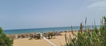 Single house good for four persons, 100 meters from the beach Pietre Nere