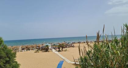 Single house good for four persons, 100 meters from the beach Pietre Nere