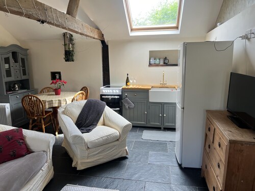 Cozy Cabin Retreat in Gloucestershire