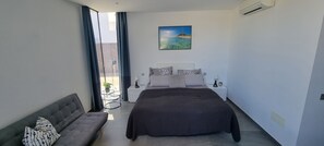 3 slaapkamers, een kluis op de kamer, een strijkplank/strijkijzer