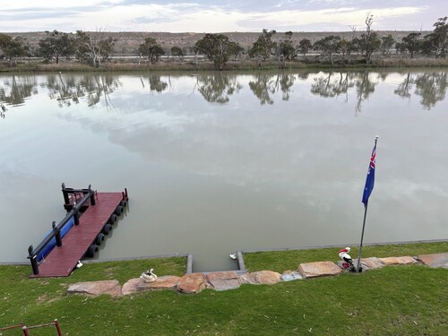 River Frontage Property - Unique Views