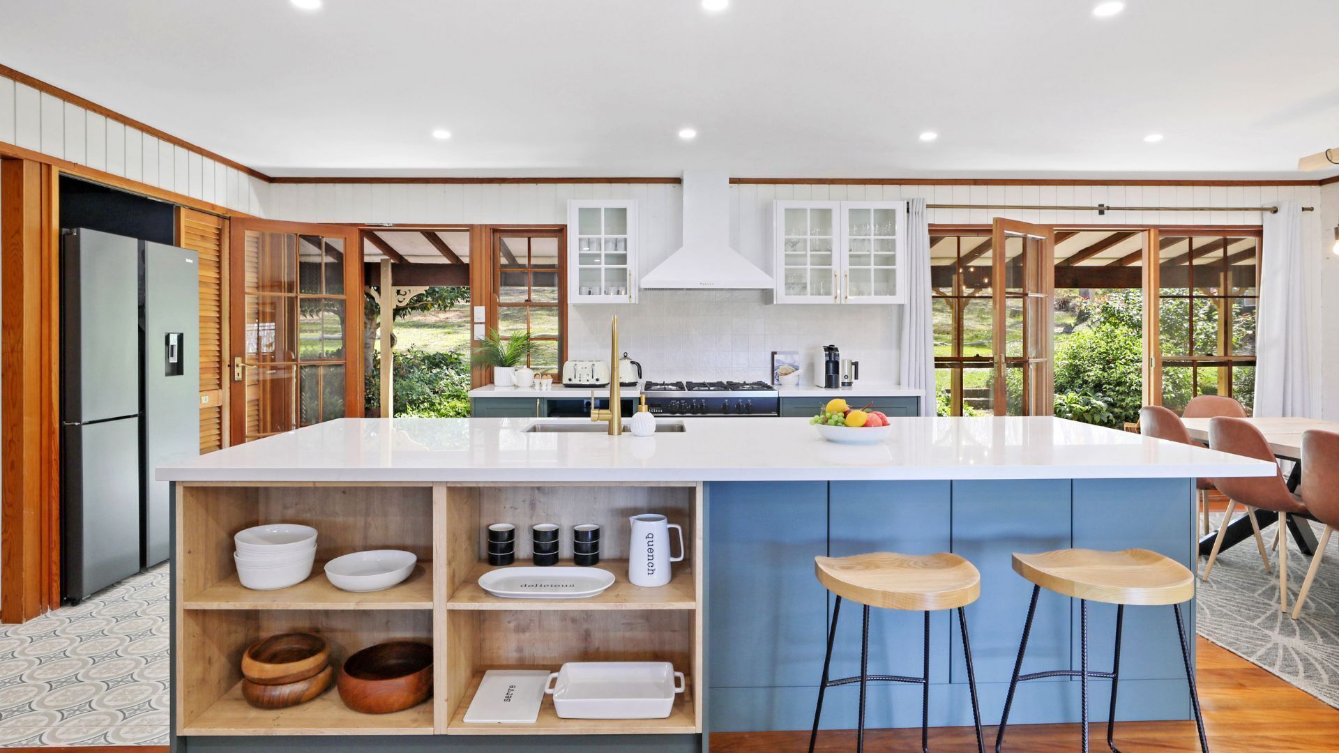 Frigorífic, microones, forn i placa de cuina 