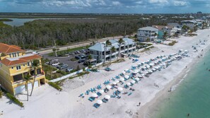 Beach - Cozy Bonita Bay Condo - Private Beach Club & Pool (Bonita Springs)
