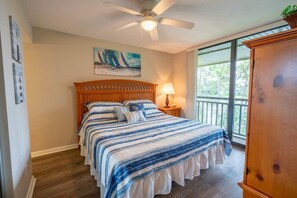 2 bedrooms, WiFi, bed sheets - Cozy Bonita Bay Condo - Private Beach Club & Pool (Bonita Springs)