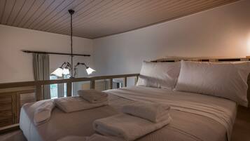 House | 1 bedroom, in-room safe, laptop workspace, blackout curtains