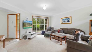 Unclassified image, 3 of 19, button