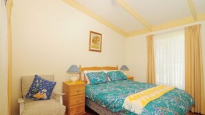 3 bedrooms, iron/ironing board, travel crib, free WiFi