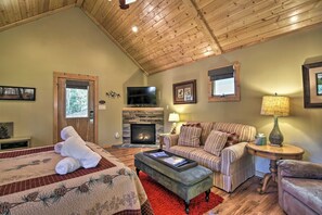 Smart TV, fireplace - Cozy Asheville-Area Cabin w/ Hot Tub & Fireplace! (Weaverville)