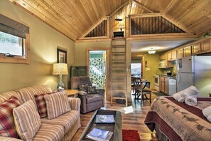 Smart TV, fireplace - Cozy Asheville-Area Cabin w/ Hot Tub & Fireplace! (Weaverville)