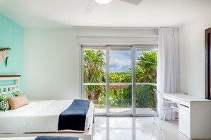 2 Schlafzimmer, Schreibtisch, Bügeleisen/Bügelbrett, Reisekinderbett