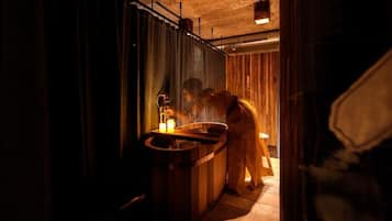 Sauna, massages aux pierres chaudes, massages des tissus profonds