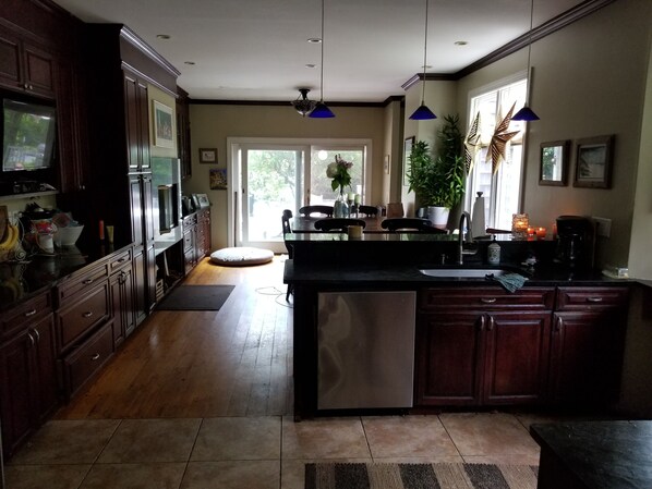 Private kitchen - Take a break —family style. (Blue Point)