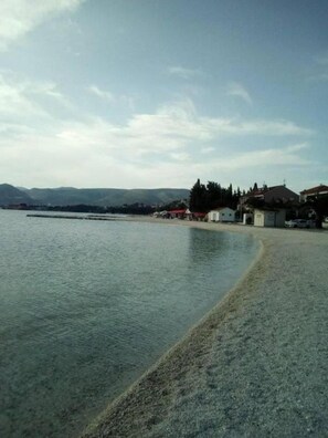 Apartment | Beach - Remarkable 2-bed Apartment in Okrug Gornji (Okrug)