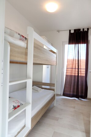 Appartement | 2 chambres, fer et planche à repasser, Wi-Fi gratuit, draps fournis