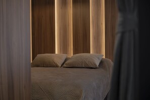 Exclusive Apartment | Minibar, desk, laptop workspace, soundproofing - Lux Apartments (Pristina)