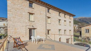 Unclassified image, 3 of 26, button - Villa Costanzi: Breezy Terrace On The Cucco (Sigillo)