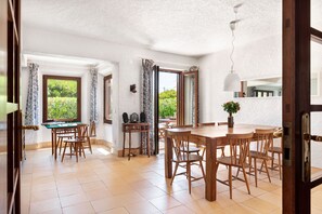 Family Villa, 3 Bedrooms | Ruang makan