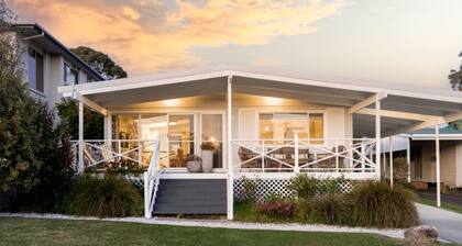 'Minerva Cottage Jervis Bay'- Cosy Couples Retreat