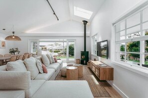 TV, fireplace, DVD player, stereo