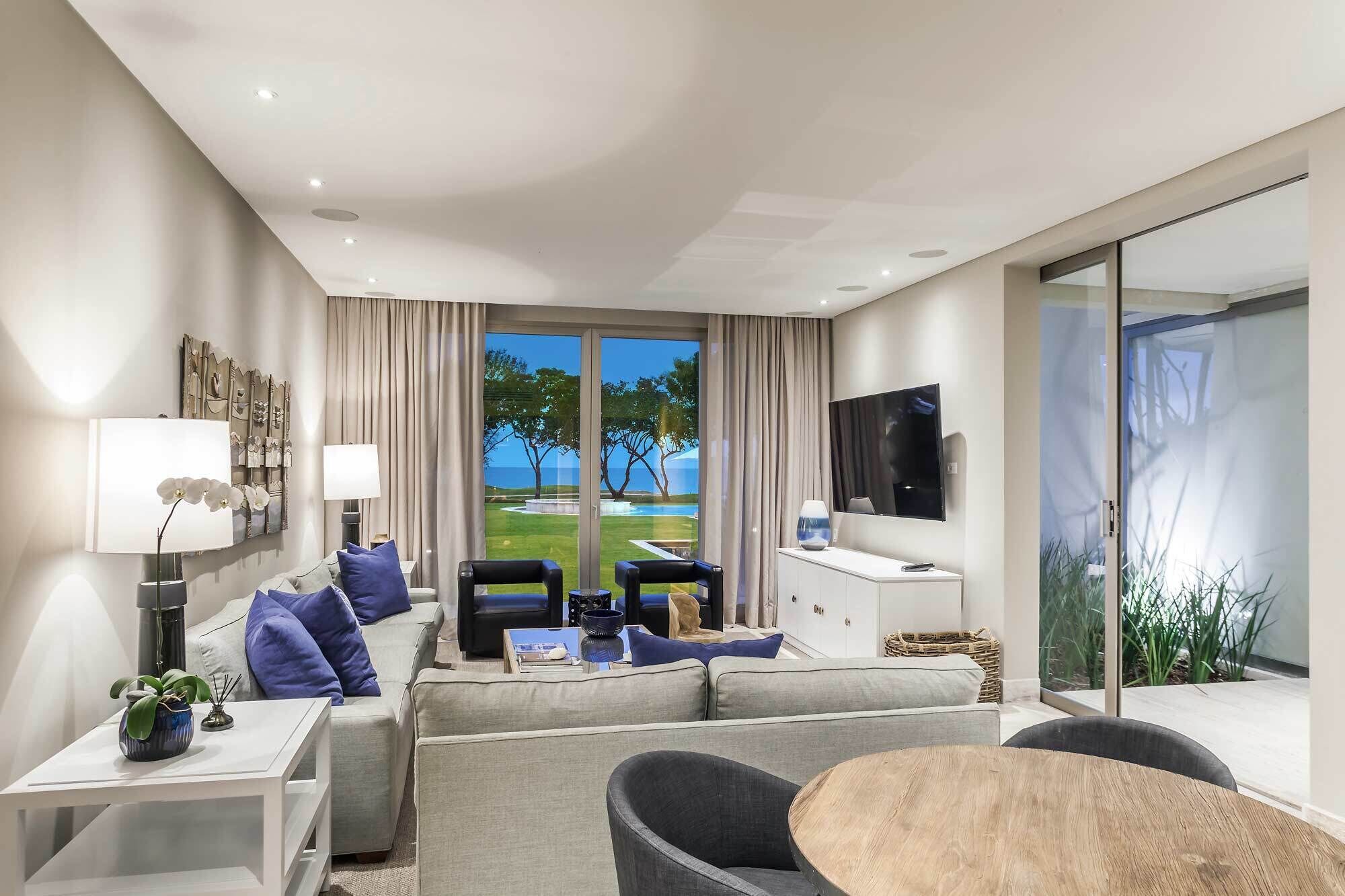 Oceanfront Estate On Teeth Of The Dog, Chef, Full Staff, 2 Heated Pools, Jacuzzi - La Romana