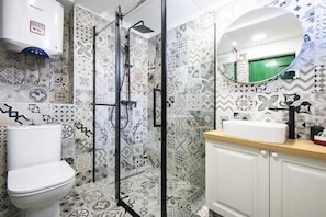Casa, 2 camas Queen size | Baño | Regadera, secadora de cabello, toallas