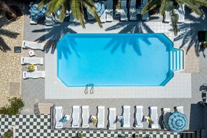 Piscina externa sazonal