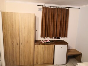 Comfort Quadruple Room | 1 bedroom, in-room safe, free WiFi, bed sheets