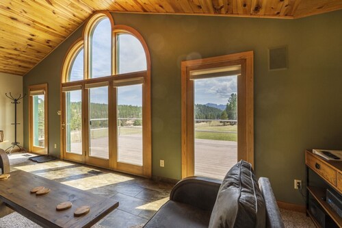 Song Bird Hill | 3 Bed, 3 Bath